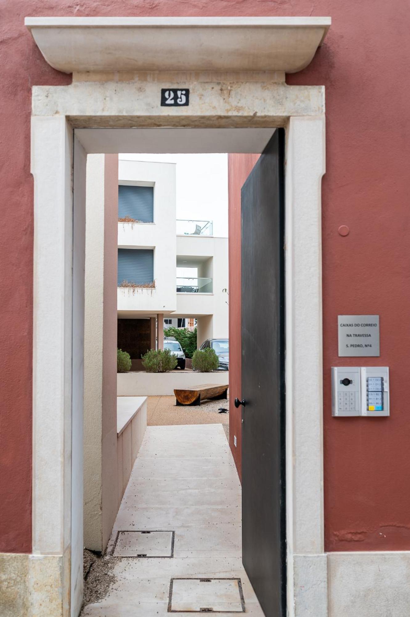 Compromisso 25 Apartment Faro Luaran gambar